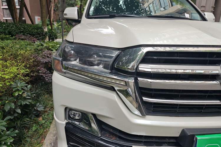 Used Toyota Land Cruiser  Right Front Headlight