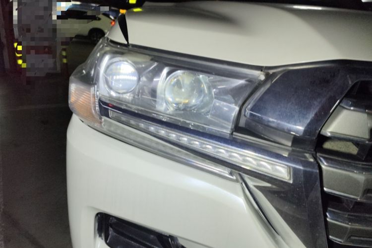 Used Toyota Land Cruiser 2019 4.0L 7-Seater Automatic Transmission Middle East Version Right Front Headlight