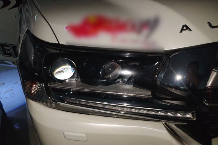 Used Toyota Land Cruiser  Right Front Headlight