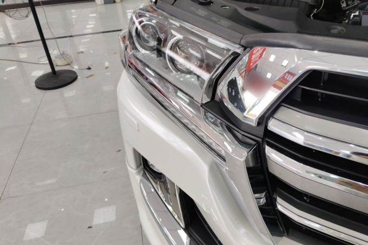 Used Toyota Land Cruiser  Right Front Headlight