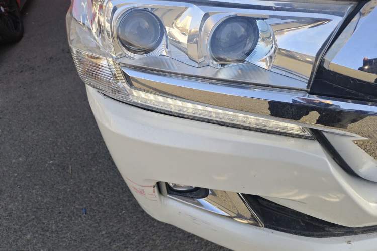 Used Toyota Land Cruiser  Right Front Headlight