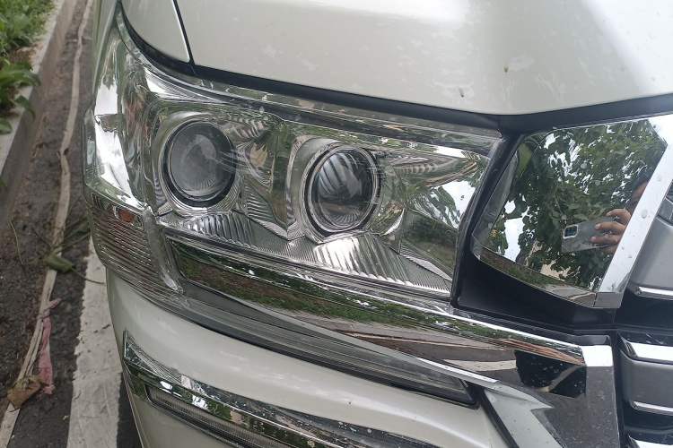 Used Toyota Land Cruiser  Right Front Headlight