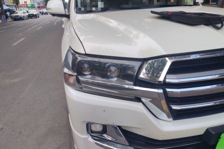 Used Toyota Land Cruiser  Right Front Headlight