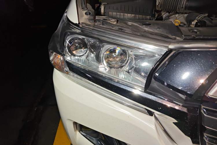 Used Toyota Land Cruiser 2019 4.0L GX-R 5-Seater Parallel Import Right Front Headlight