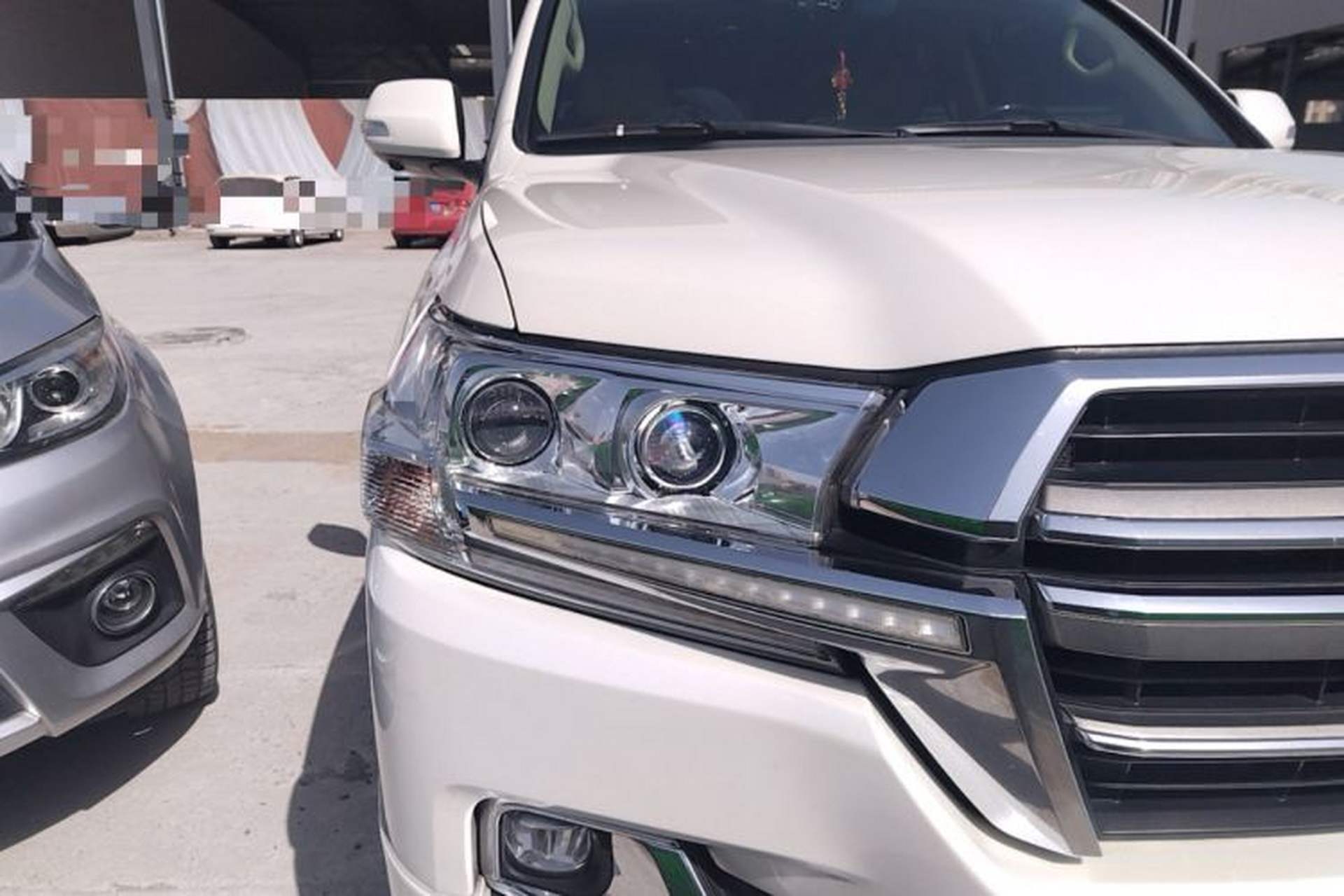 Used Toyota Land Cruiser  Right Front Headlight