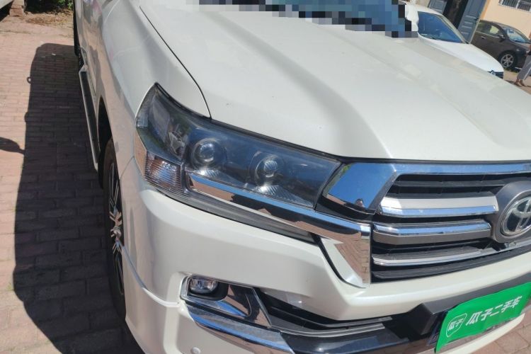 Used Toyota Land Cruiser  Right Front Headlight