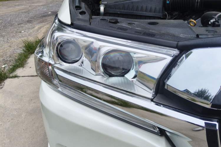 Used Toyota Land Cruiser  Right Front Headlight