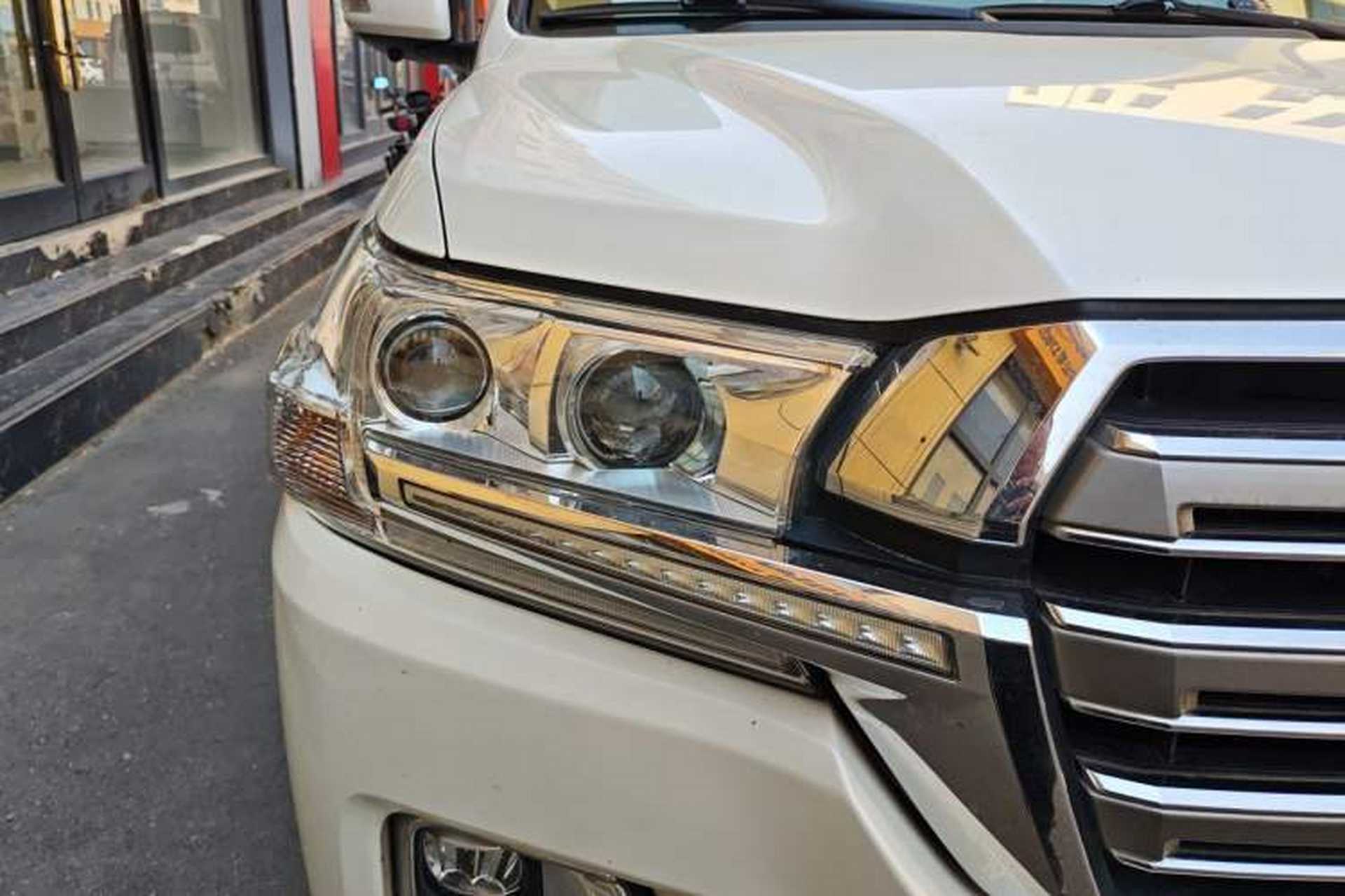 Used Toyota Land Cruiser 2019 4.0L 7-Seater Automatic Transmission Middle East Version Right Front Headlight