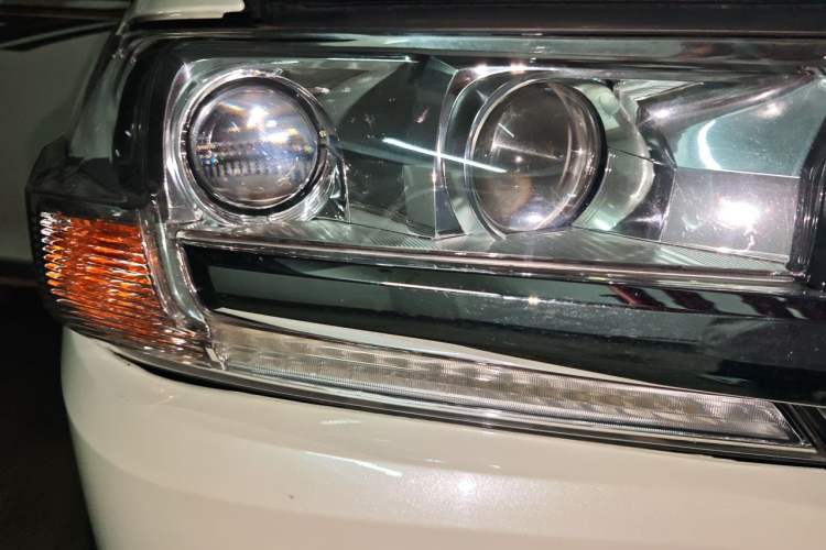 Used Toyota Land Cruiser 2019 4.0L 7-Seater Automatic Transmission Middle East Version Right Front Headlight