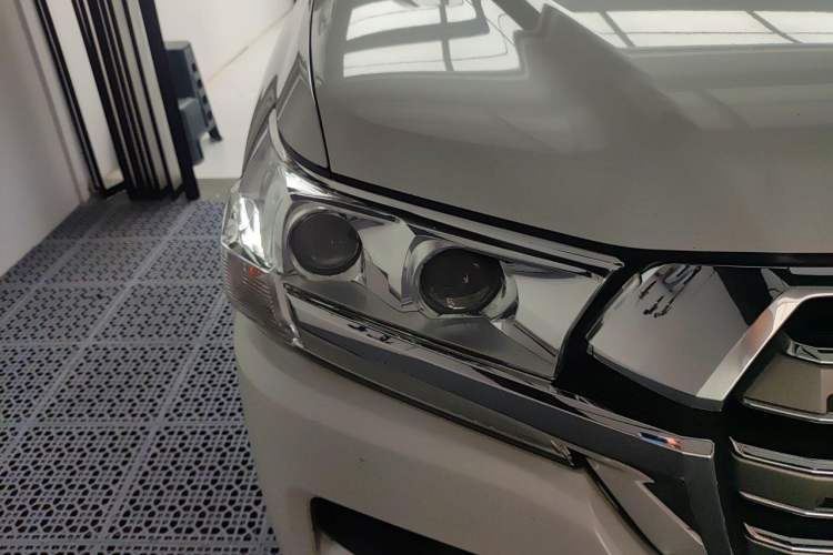 Used Toyota Land Cruiser 2019 4.6L GX-R Middle East Version Right Front Headlight