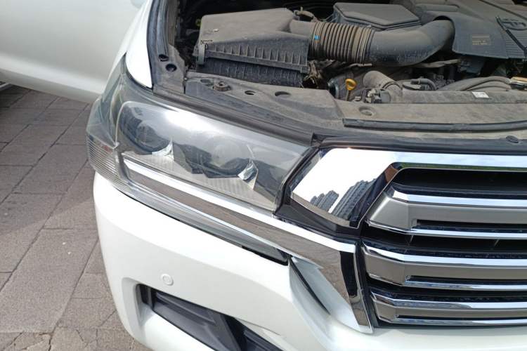 Used Toyota Land Cruiser  Right Front Headlight
