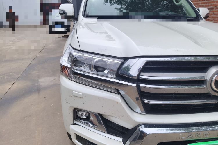Used Toyota Land Cruiser  Right Front Headlight