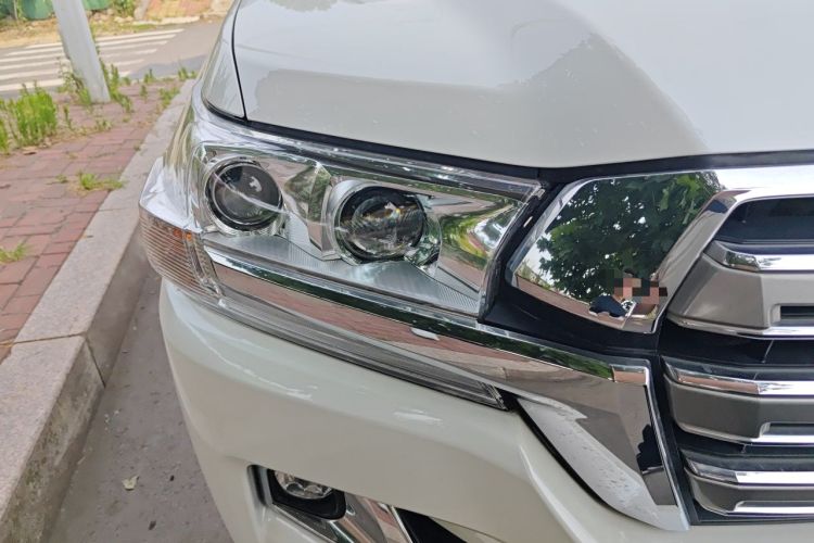 Used Toyota Land Cruiser  Right Front Headlight