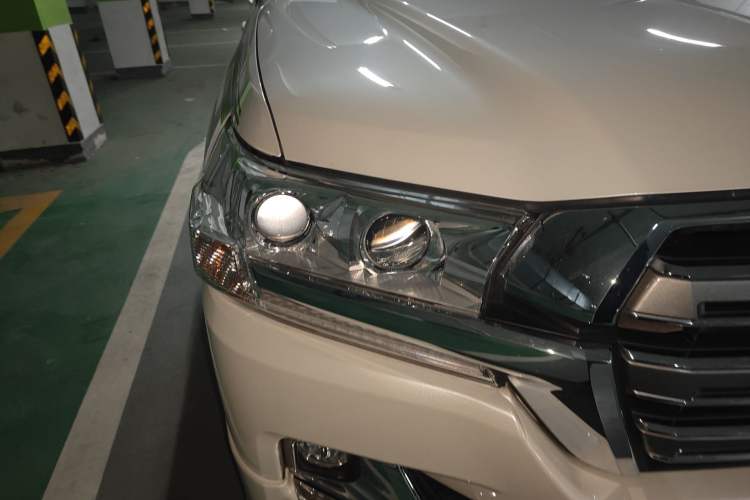 Used Toyota Land Cruiser 2019 4.0L 7-Seater Automatic Transmission Middle East Version Right Front Headlight