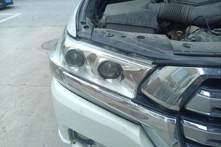 Used Toyota Land Cruiser  Right Front Headlight