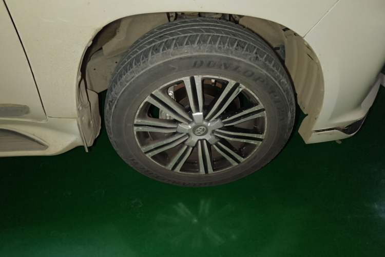 Used Toyota Land Cruiser 2019 4.0L GX-R 5-Seater Parallel Import Right Front Wheel Hub