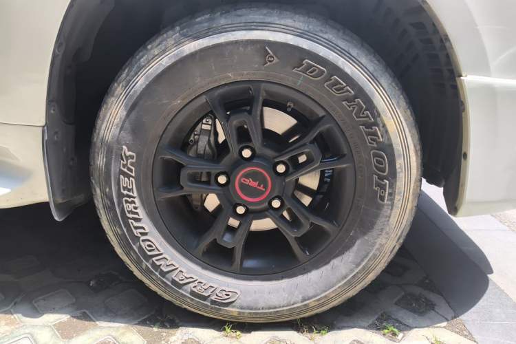 Used Toyota Land Cruiser  Right Front Wheel Hub