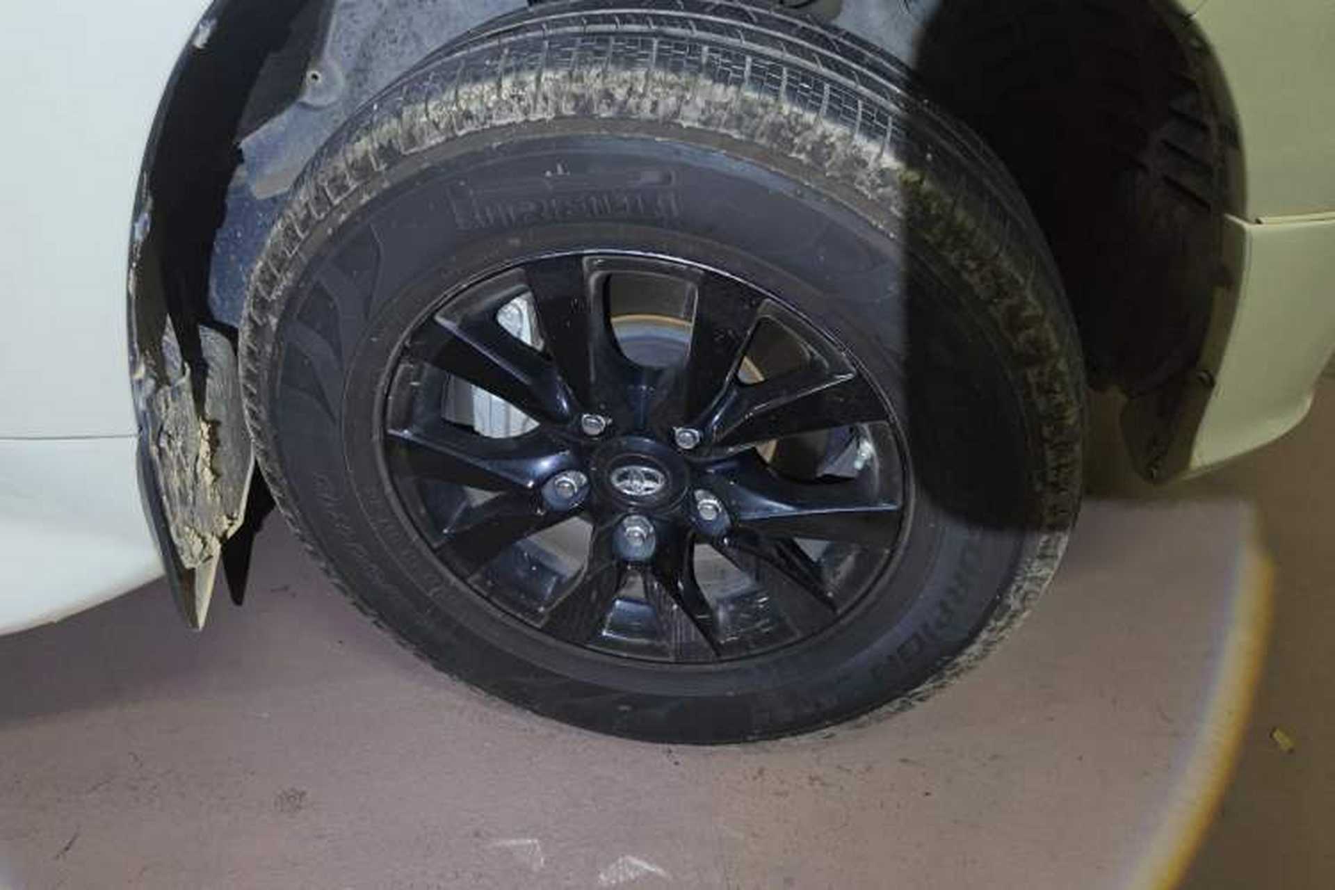 Used Toyota Land Cruiser  Right Front Wheel Hub