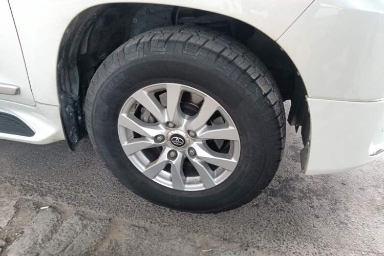 Used Toyota Land Cruiser 2019 4.0L 7-Seater Automatic Transmission Middle East Version Right Front Wheel Hub