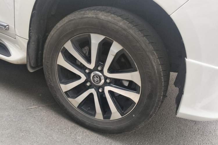 Used Toyota Land Cruiser  Right Front Wheel Hub