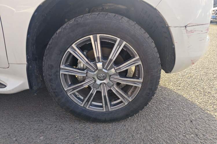 Used Toyota Land Cruiser  Right Front Wheel Hub