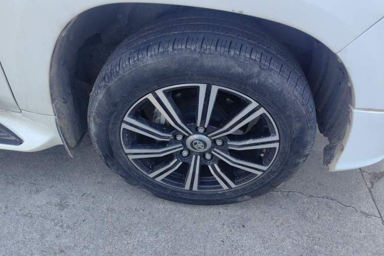 Used Toyota Land Cruiser  Right Front Wheel Hub