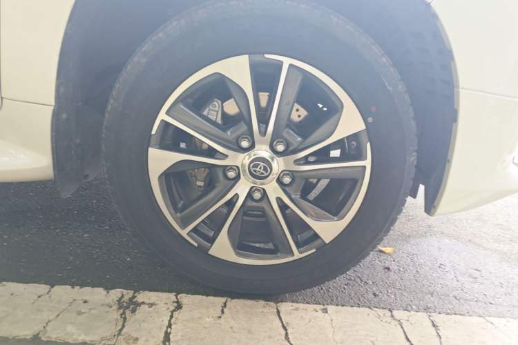 Used Toyota Land Cruiser  Right Front Wheel Hub