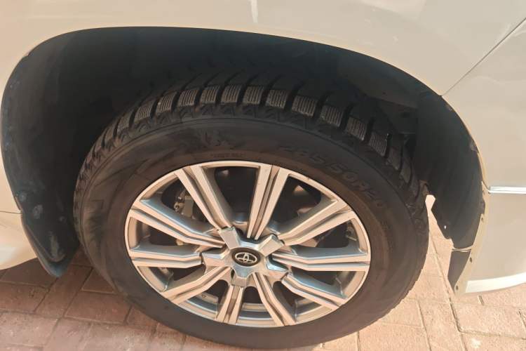 Used Toyota Land Cruiser  Right Front Wheel Hub