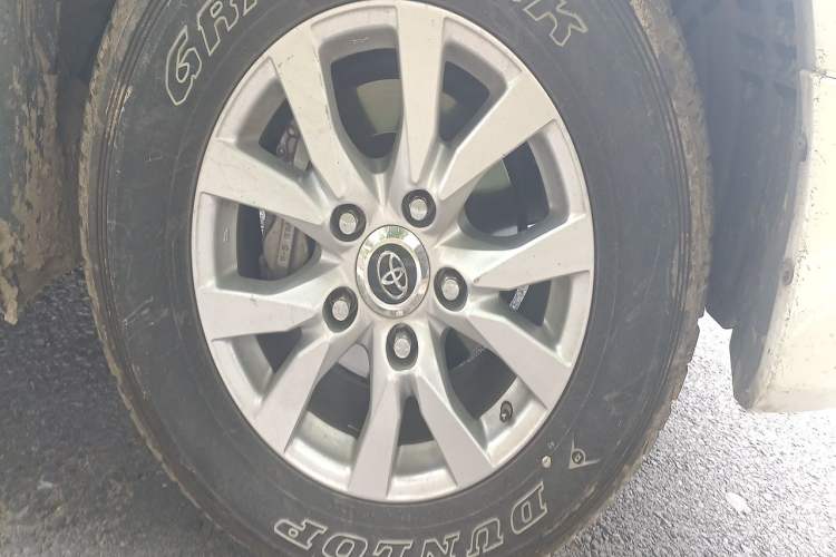 Used Toyota Land Cruiser  Right Front Wheel Hub