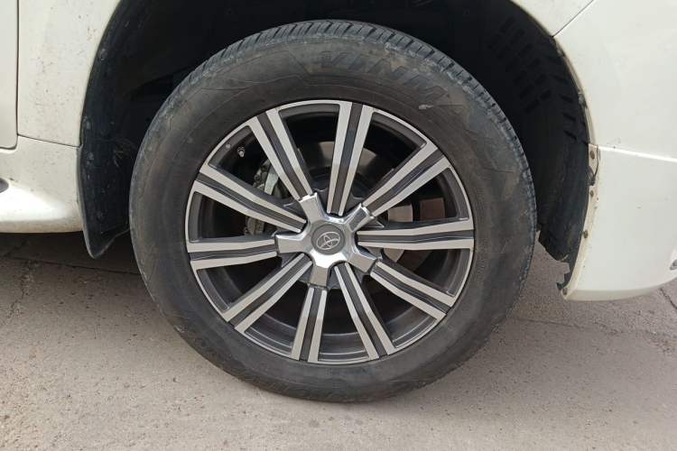 Used Toyota Land Cruiser  Right Front Wheel Hub