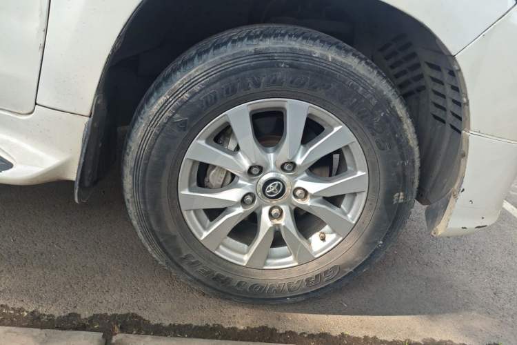 Used Toyota Land Cruiser  Right Front Wheel Hub