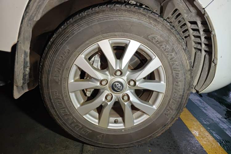 Used Toyota Land Cruiser 2019 4.0L GX-R 5-Seater Parallel Import Right Front Wheel Hub