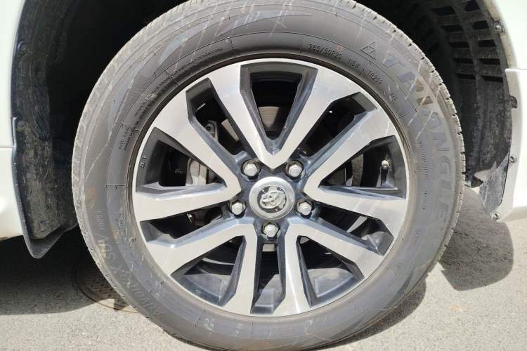 Used Toyota Land Cruiser  Right Front Wheel Hub