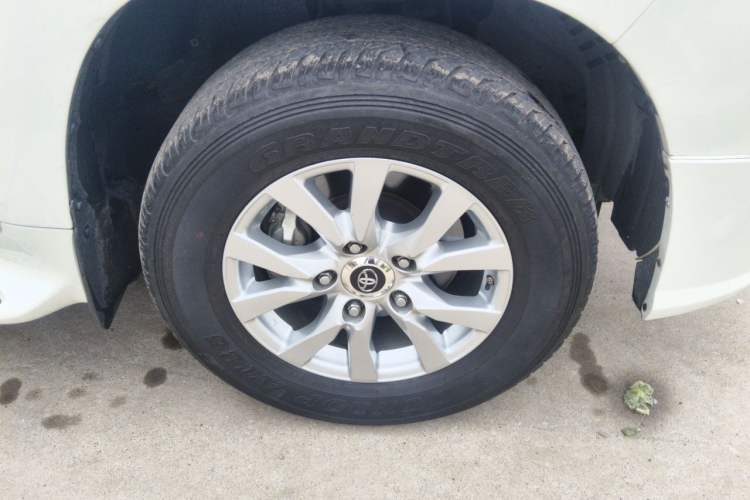 Used Toyota Land Cruiser  Right Front Wheel Hub