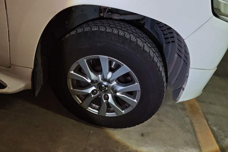 Used Toyota Land Cruiser 2019 4.0L 7-Seater Automatic Transmission Middle East Version Right Front Wheel Hub
