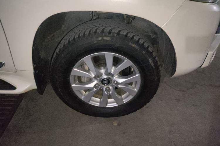 Used Toyota Land Cruiser 2019 4.0L 7-Seater Automatic Transmission Middle East Version Right Front Wheel Hub