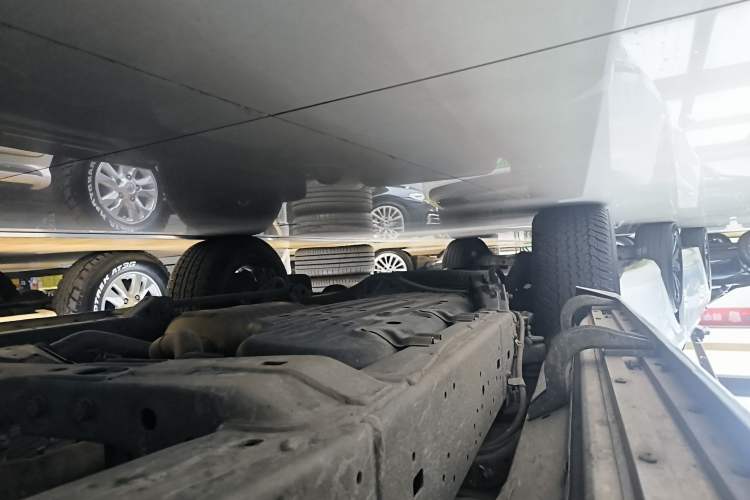 Used Toyota Land Cruiser 2019 4.0L 7-Seater Automatic Transmission Middle East Version Right Side Sill