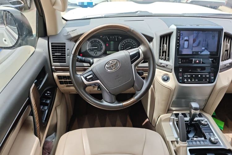 Used Toyota Land Cruiser 2019 4.0L VX-R Lowered Suspension Middle East Steering Wheel