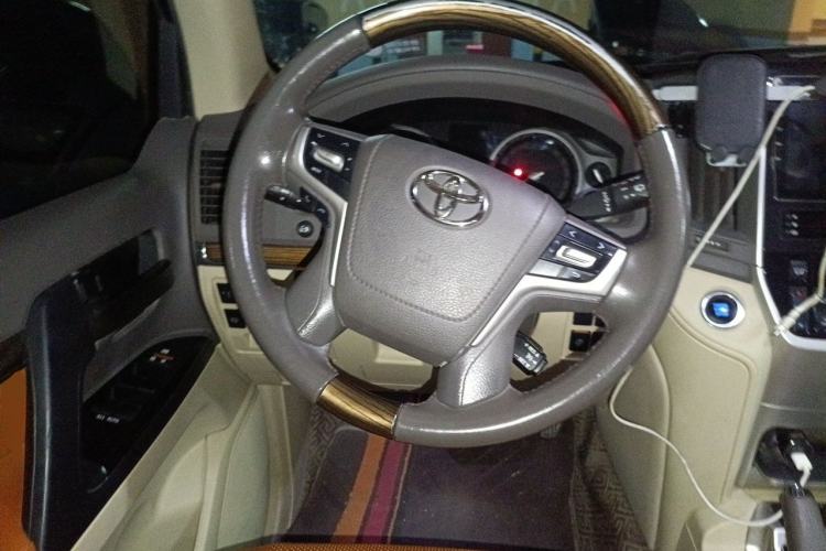 Used Toyota Land Cruiser 2019 4.0L GX-R 7 Seats Parallel Import Steering Wheel