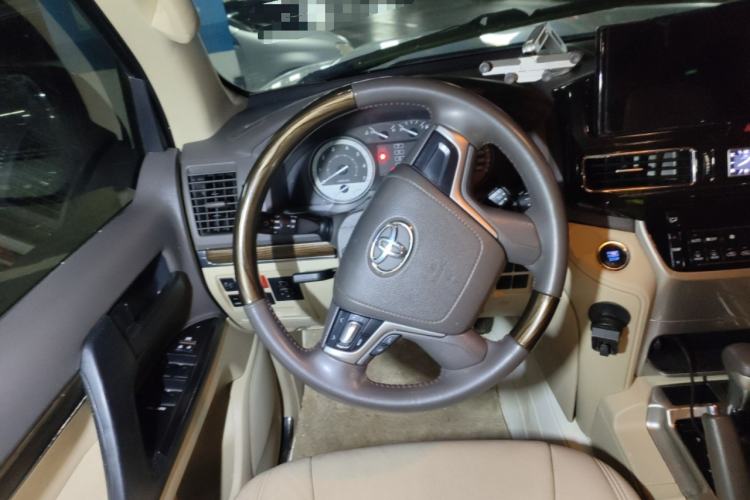 Used Toyota Land Cruiser 2019 4.0L 7-Seater Automatic Transmission Middle East Version Steering Wheel