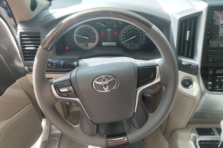 Used Toyota Land Cruiser 2019 4.0L 7-Seater Automatic Transmission Middle East Version Steering Wheel