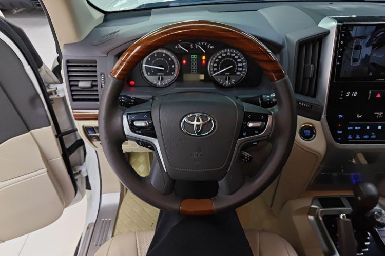 Used Toyota Land Cruiser 2019 4.0L GX-R 5-Seater Parallel Import Steering Wheel