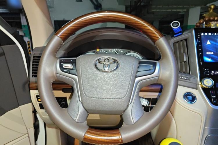 Used Toyota Land Cruiser 2019 4.0L GX-R 5-Seater Parallel Import Steering Wheel