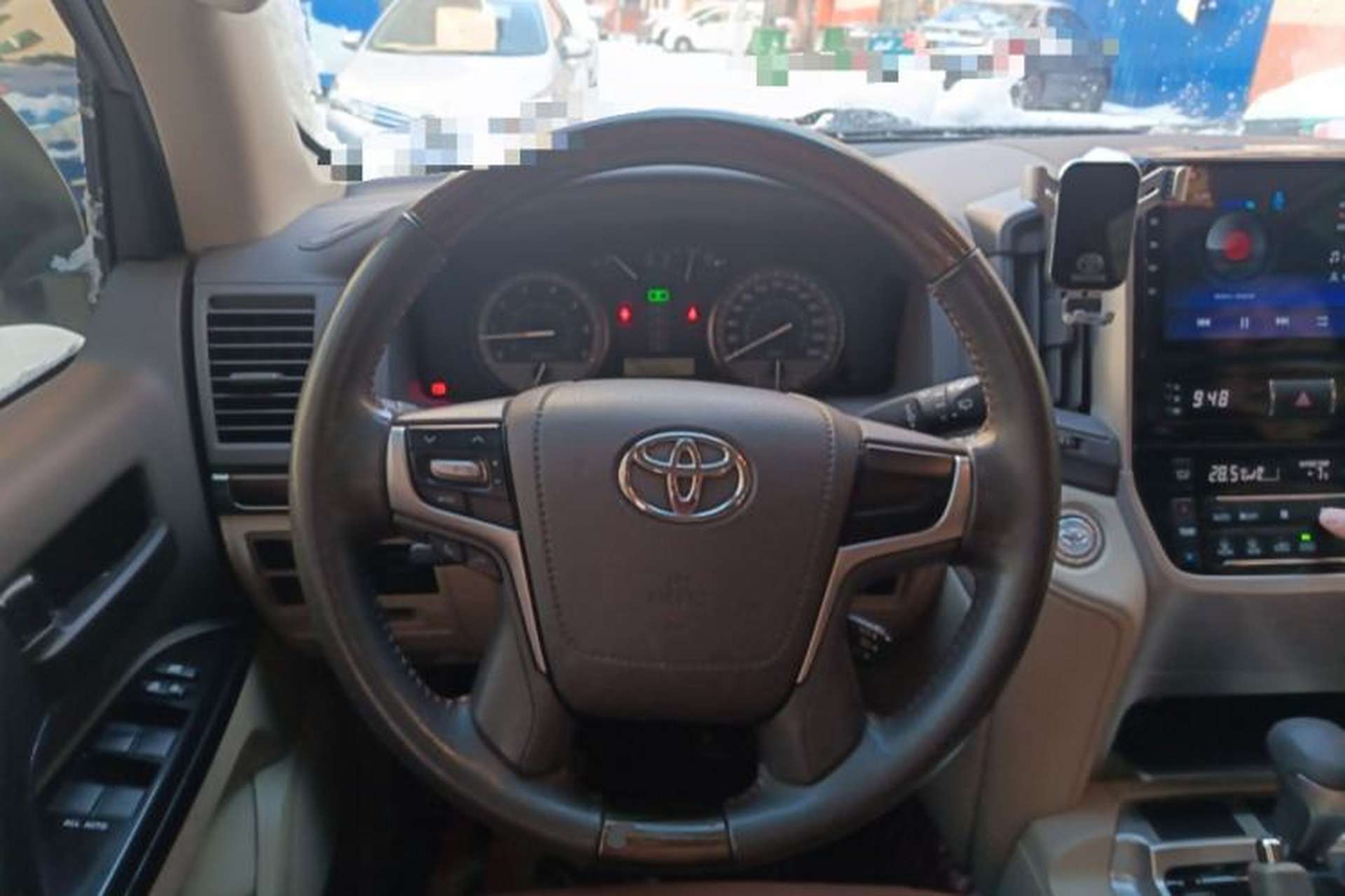 Used Toyota Land Cruiser 2019 4.0L Iron Wheels Refrigerator with Electric Base Basic Version—Middle East Steering Wheel