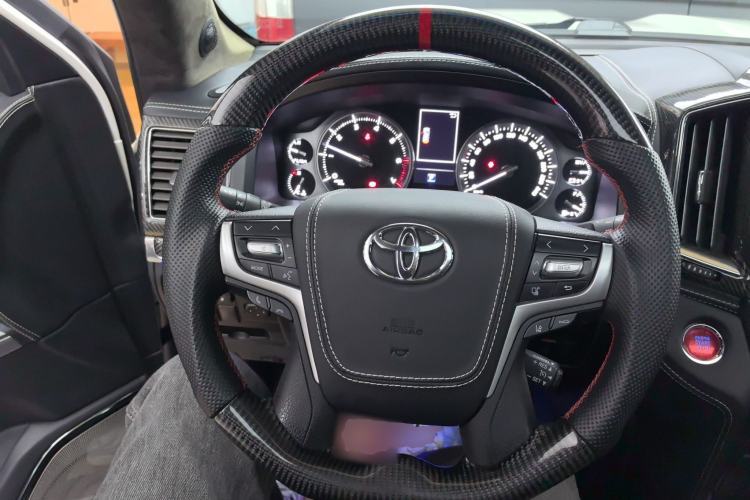 Used Toyota Land Cruiser 2019 4.0L GX-R GT 8-Cylinder Genuine Leather – Middle East Steering Wheel