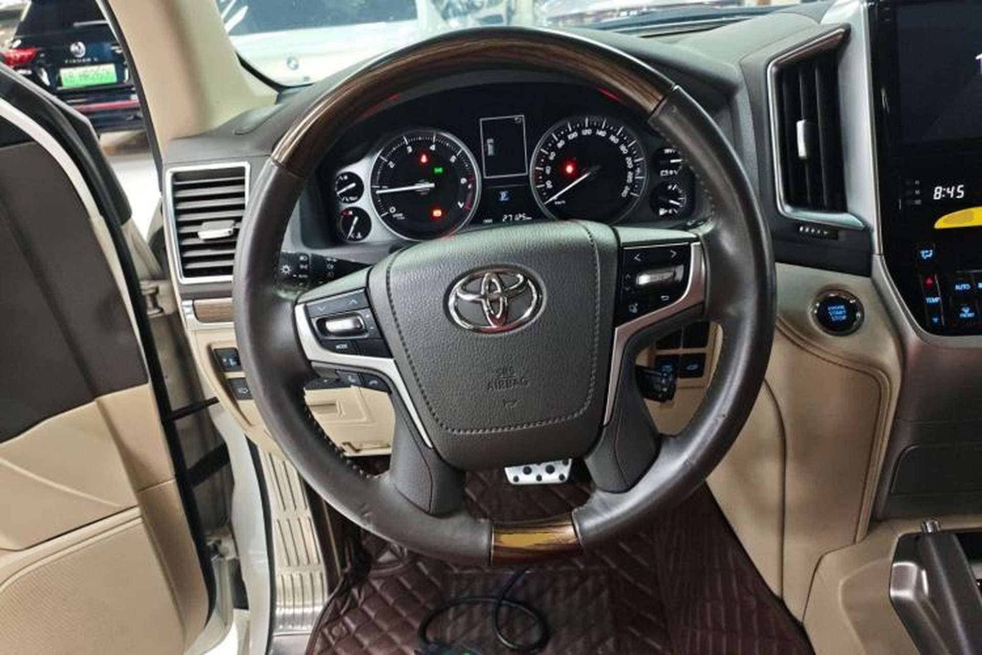 Used Toyota Land Cruiser 2019 4.0L GX-R GT Dual Fuel Velvet Middle East Steering Wheel