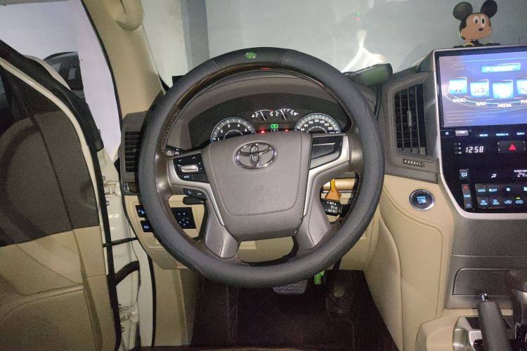 Used Toyota Land Cruiser 2019 4.0L 7-Seater Automatic Transmission Middle East Version Steering Wheel