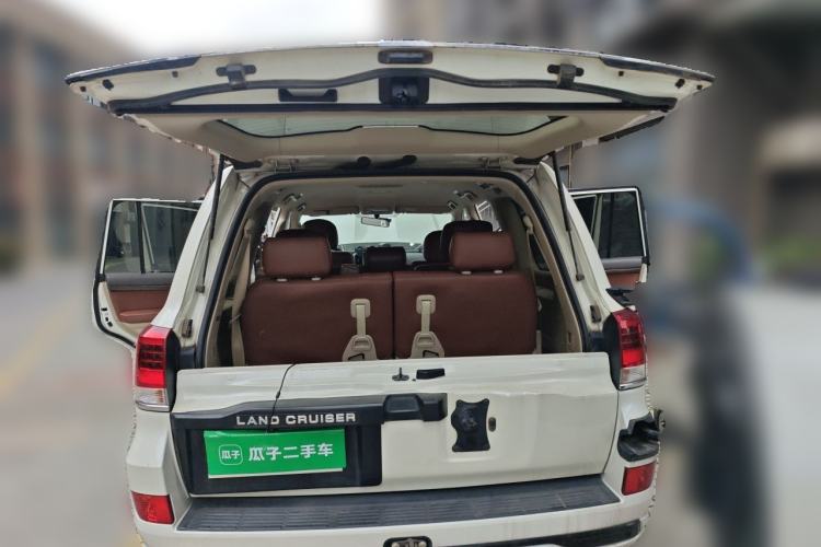 Used Toyota Land Cruiser  Trunk