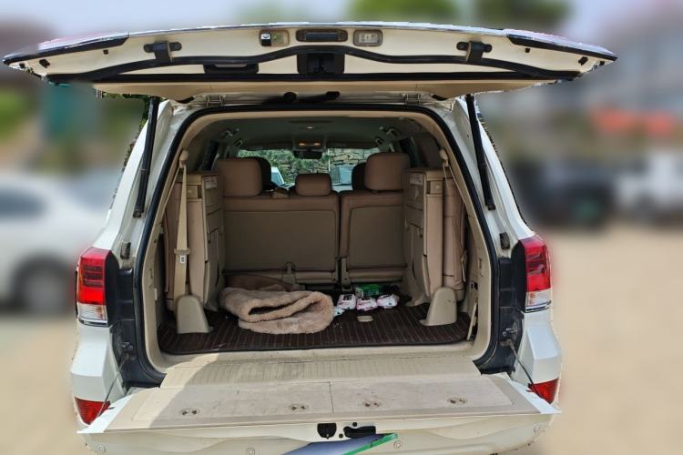 Used Toyota Land Cruiser 2019 4.0L VX-R Lowered Suspension Middle East Trunk