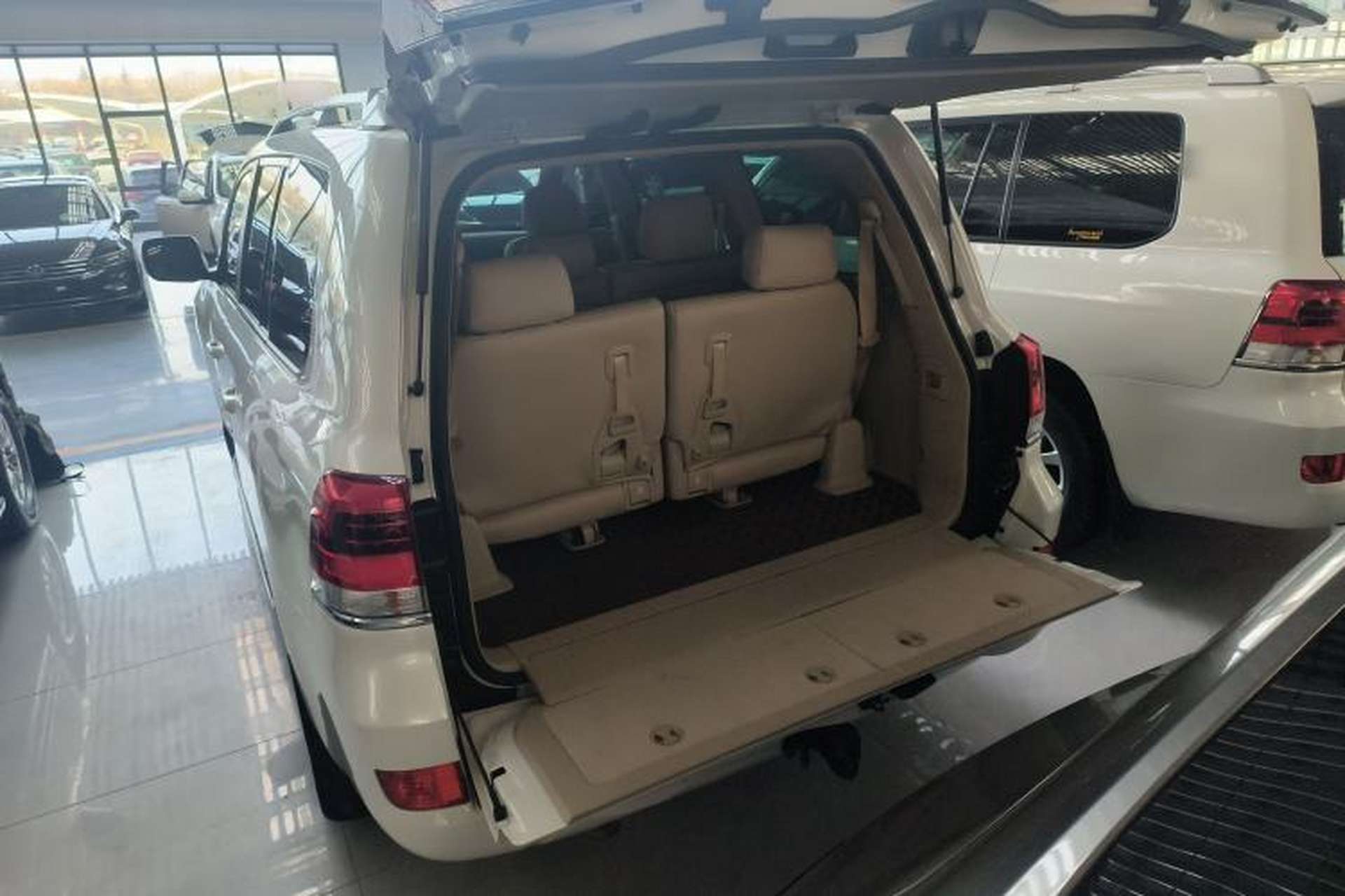 Used Toyota Land Cruiser 2019 4.0L GX-R 7 Seats Parallel Import Trunk